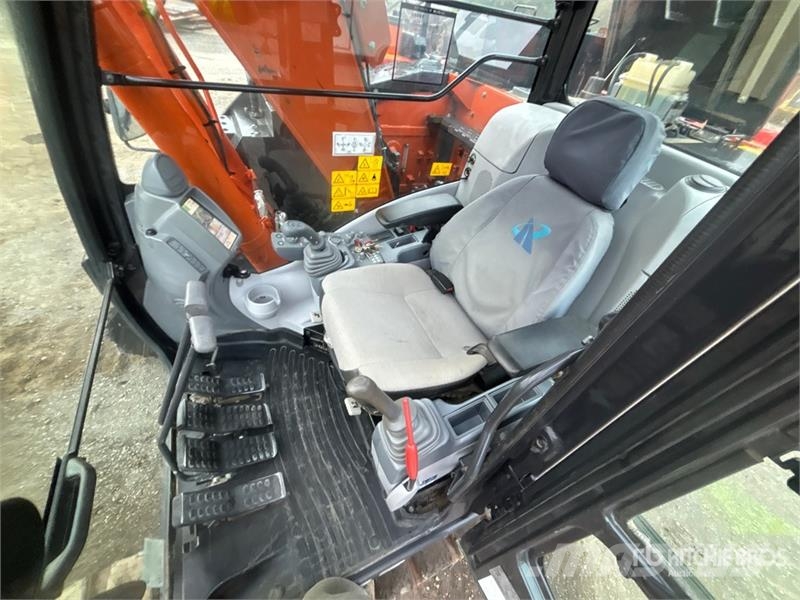 Hitachi ZX135US-6 Vikšriniai ekskavatoriai