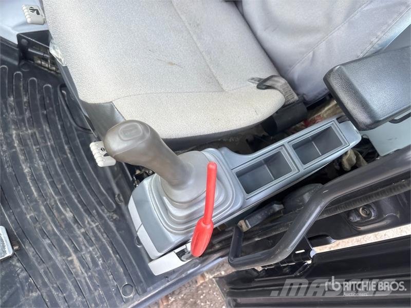 Hitachi ZX135US-6 Vikšriniai ekskavatoriai