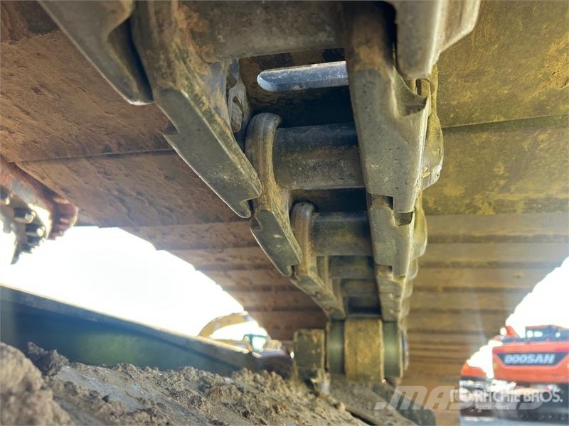 Hitachi ZX210LC-6N Tracked Excavator Kāpurķēžu ekskavatori