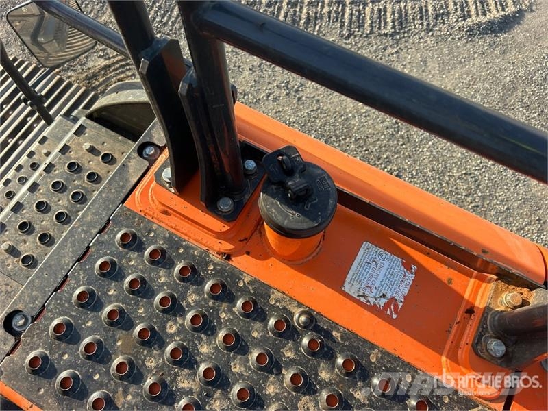 Hitachi ZX210LC-6N Tracked Excavator Kāpurķēžu ekskavatori