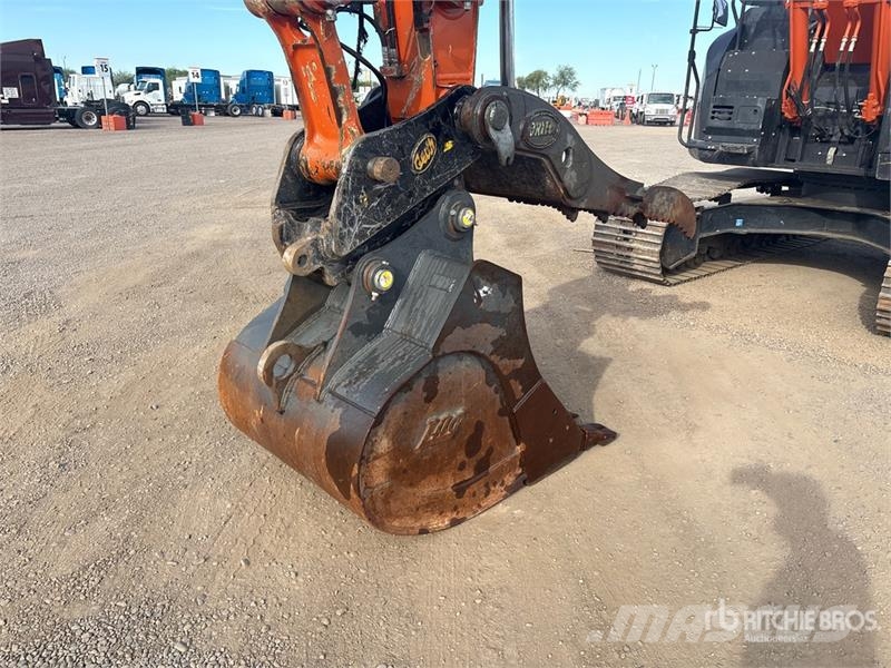 Hitachi ZX225USLC-6 Telakaivukoneet
