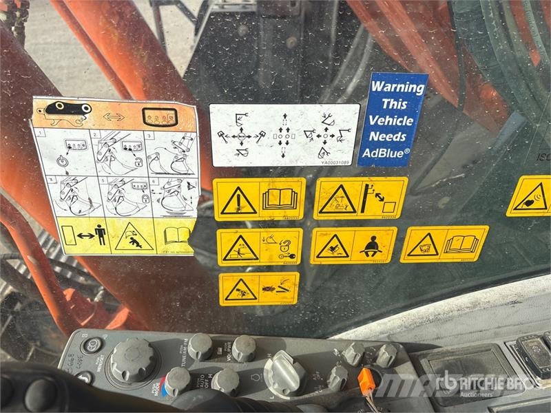 Hitachi ZX225USLC-6 Telakaivukoneet