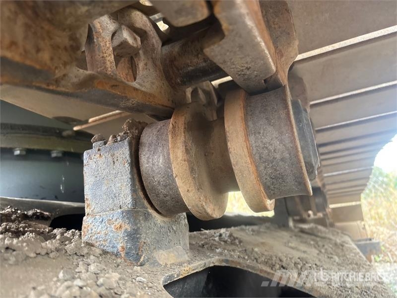 Hitachi ZX225USLC-6 Vikšriniai ekskavatoriai