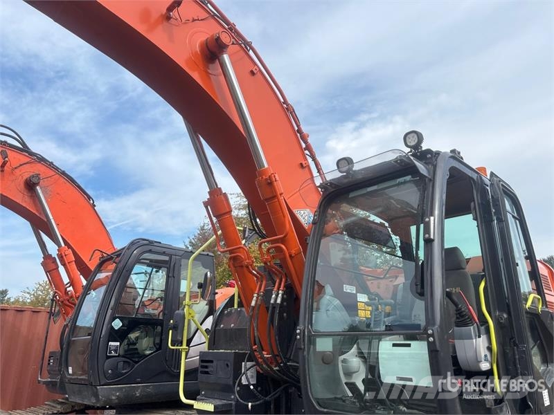 Hitachi ZX225USLC-6 Vikšriniai ekskavatoriai