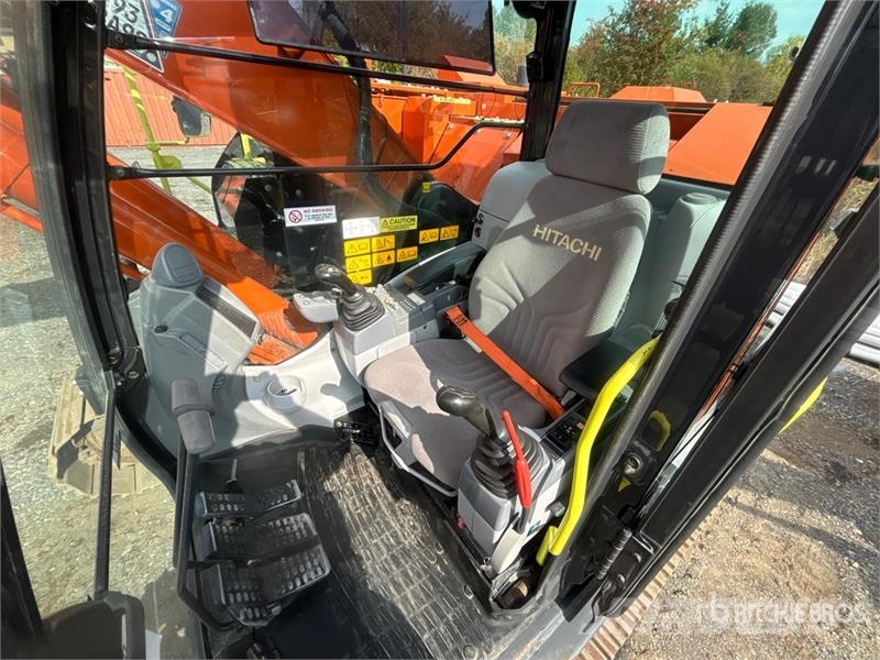 Hitachi ZX225USLC-6 Vikšriniai ekskavatoriai