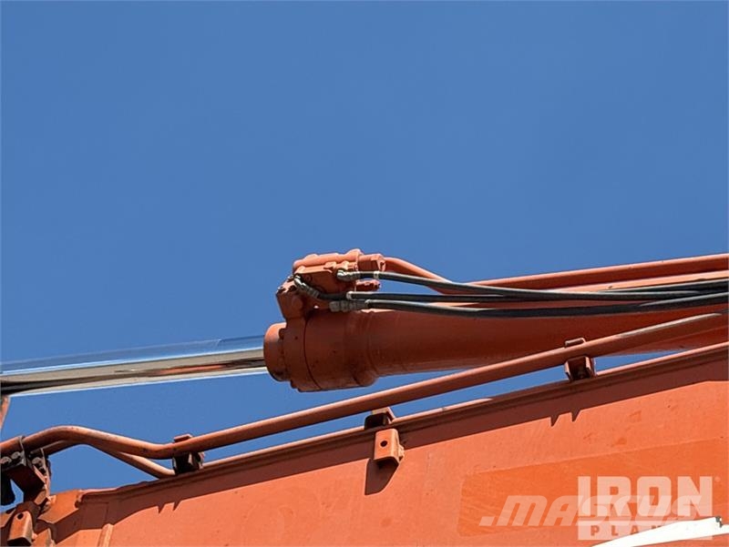 Hitachi ZX225USLC-6 Εκσκαφείς με ερπύστριες
