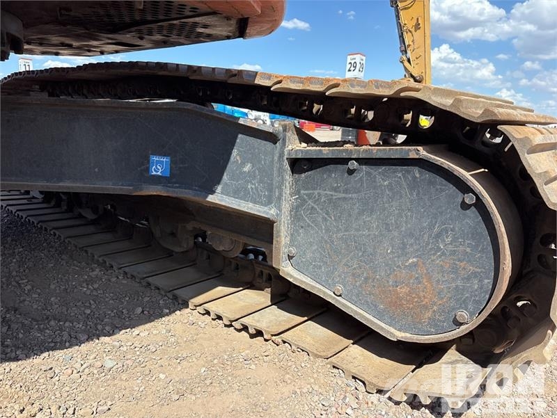 Hitachi ZX225USLC-6 Εκσκαφείς με ερπύστριες