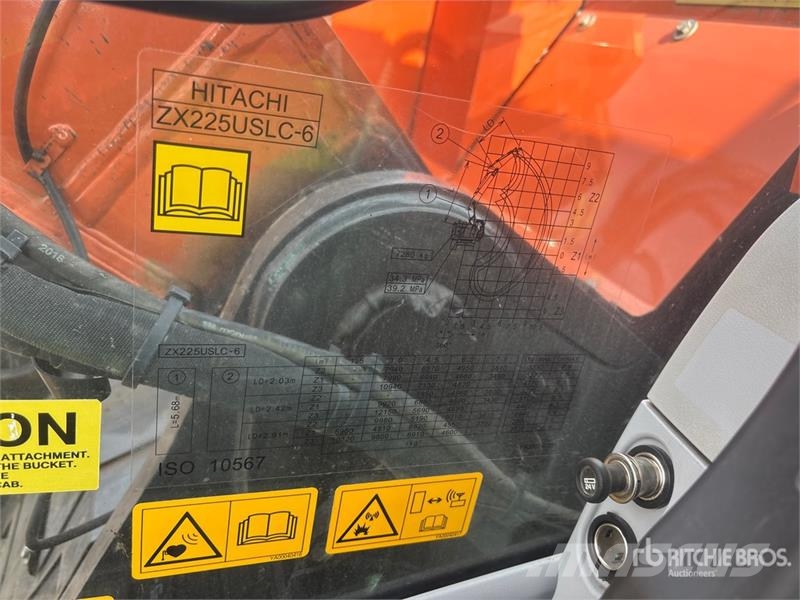 Hitachi ZX225USLC-6 Vikšriniai ekskavatoriai