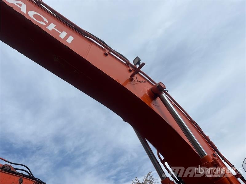 Hitachi ZX225USLC-6 Vikšriniai ekskavatoriai