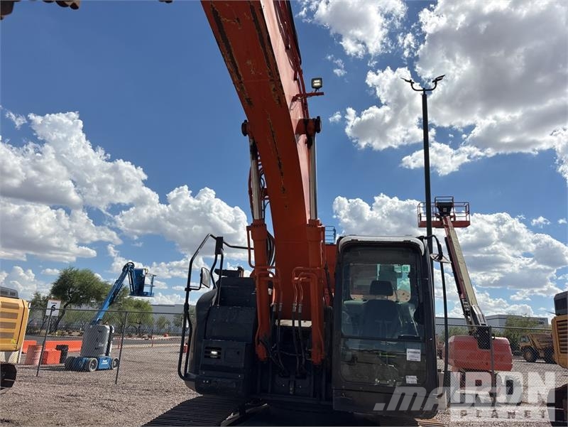 Hitachi ZX225USLC-6 Εκσκαφείς με ερπύστριες