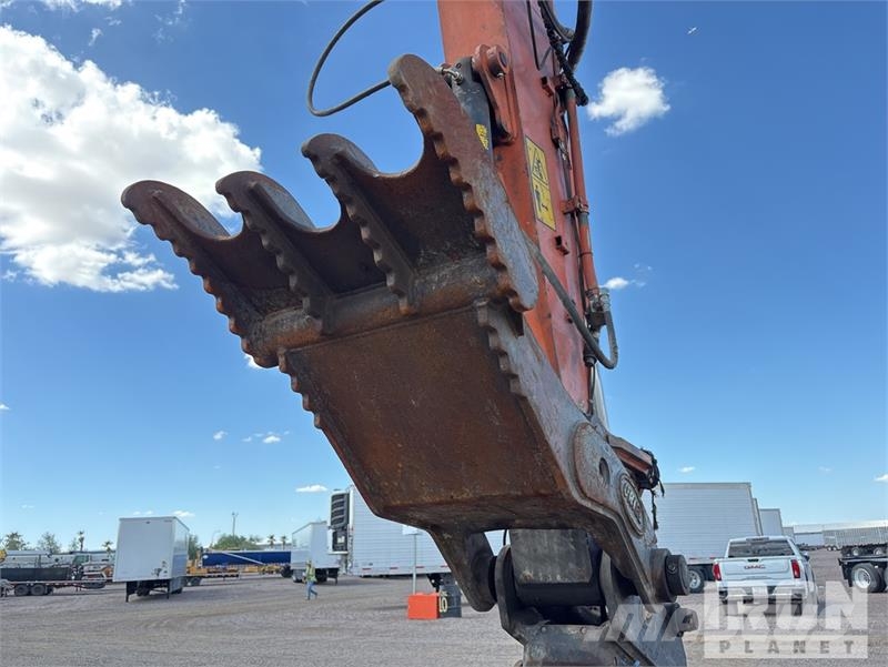 Hitachi ZX225USLC-6 Εκσκαφείς με ερπύστριες