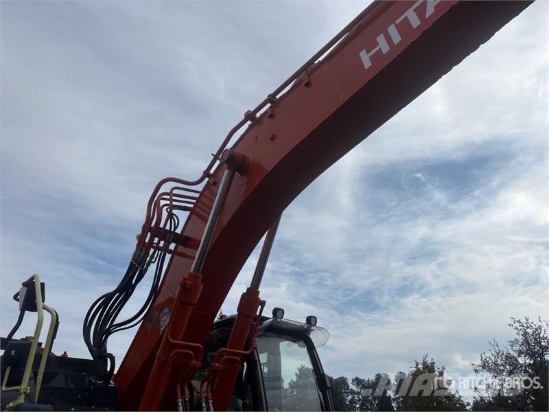 Hitachi ZX225USLC-6 Vikšriniai ekskavatoriai