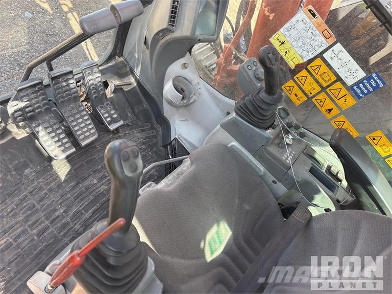 Hitachi ZX225USLC-6 Εκσκαφείς με ερπύστριες