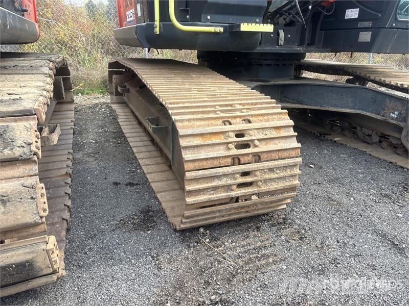 Hitachi ZX225USLC-6 Vikšriniai ekskavatoriai