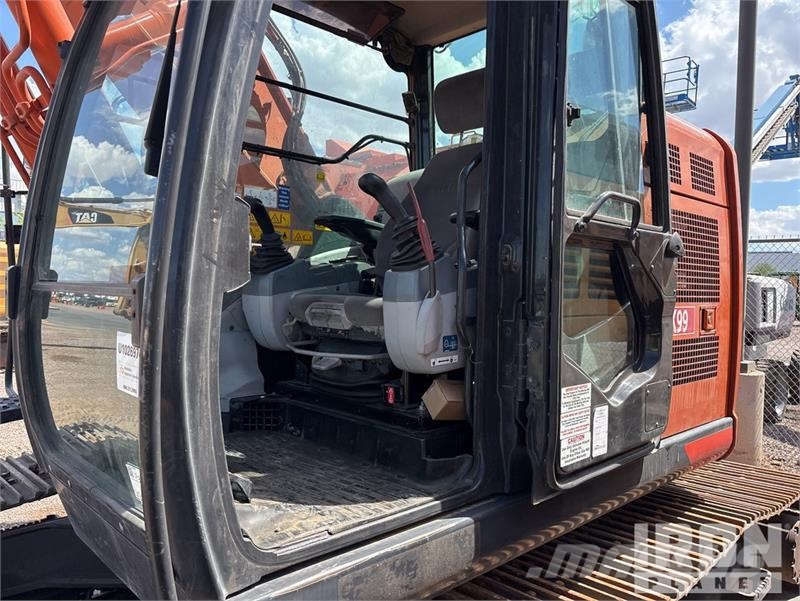 Hitachi ZX225USLC-6 Εκσκαφείς με ερπύστριες
