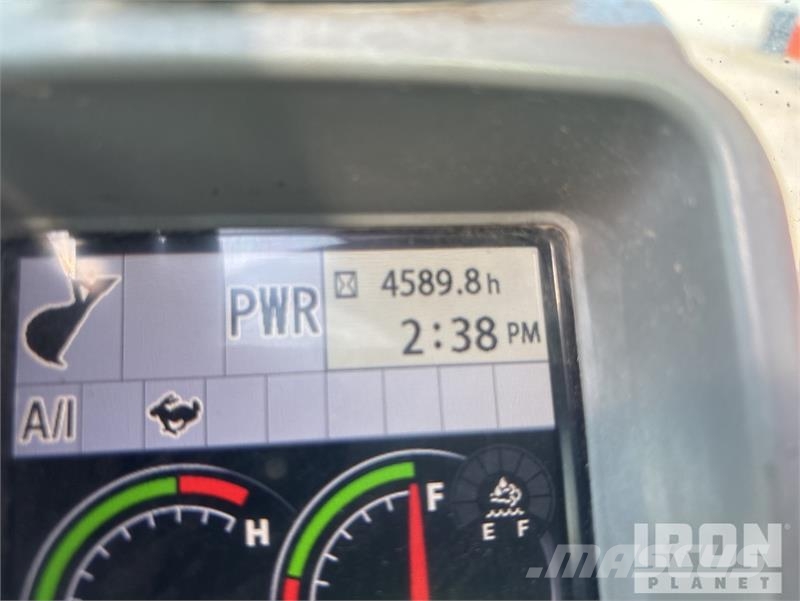 Hitachi ZX225USLC-6 Εκσκαφείς με ερπύστριες