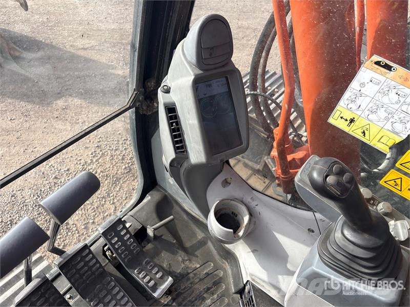 Hitachi ZX225USLC-6 Telakaivukoneet