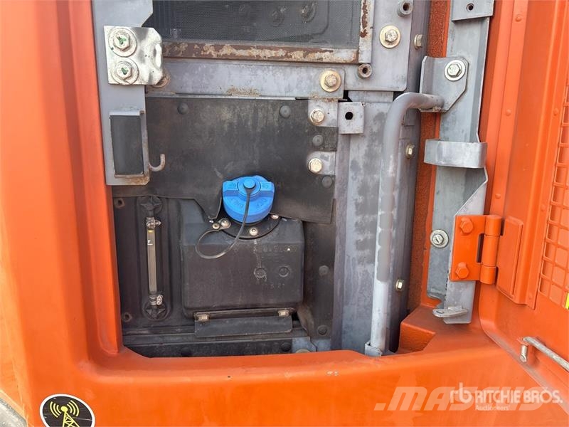 Hitachi ZX225USLC-6 Telakaivukoneet