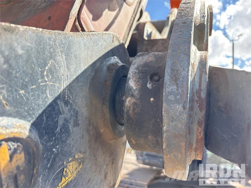 Hitachi ZX225USLC-6 Εκσκαφείς με ερπύστριες