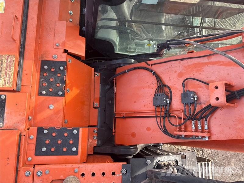 Hitachi ZX225USLC-6 Telakaivukoneet
