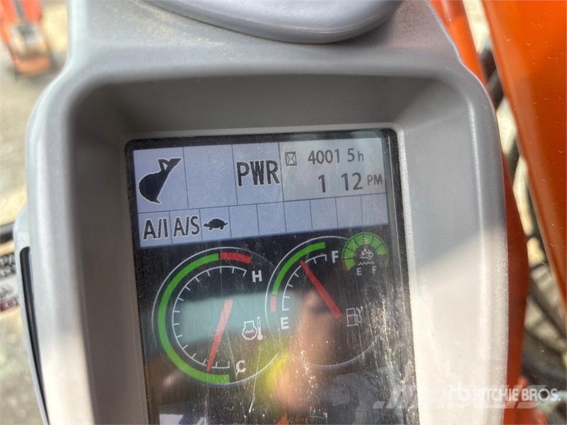 Hitachi ZX225USLC-6 Vikšriniai ekskavatoriai