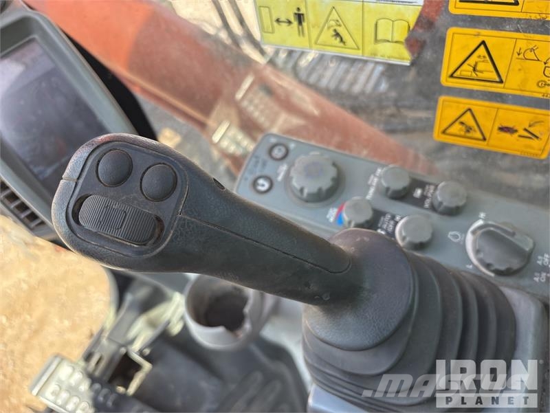 Hitachi ZX225USLC-6 Εκσκαφείς με ερπύστριες