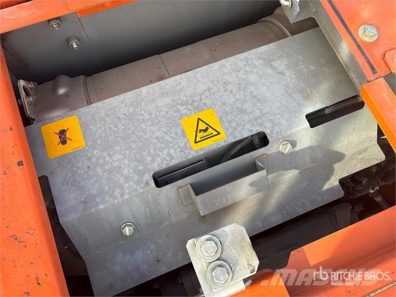 Hitachi ZX225USLC-6 Telakaivukoneet