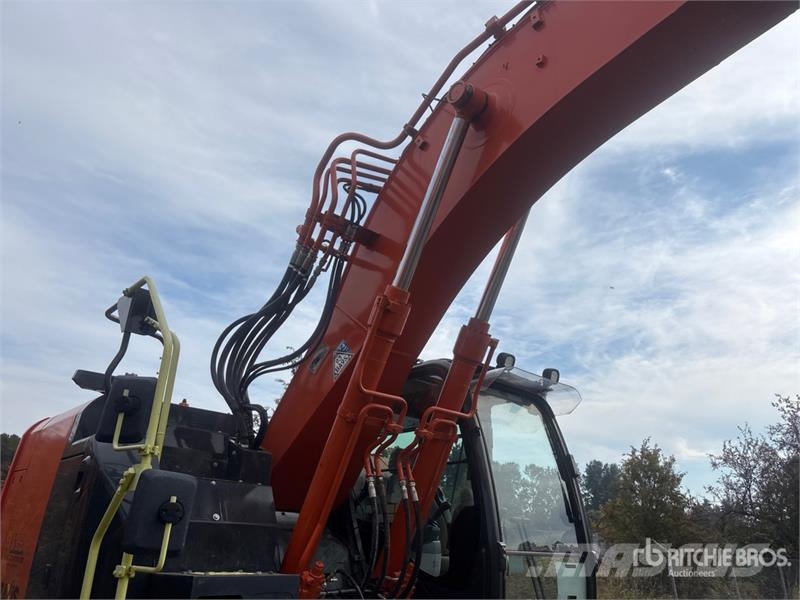 Hitachi ZX225USLC-6 Vikšriniai ekskavatoriai