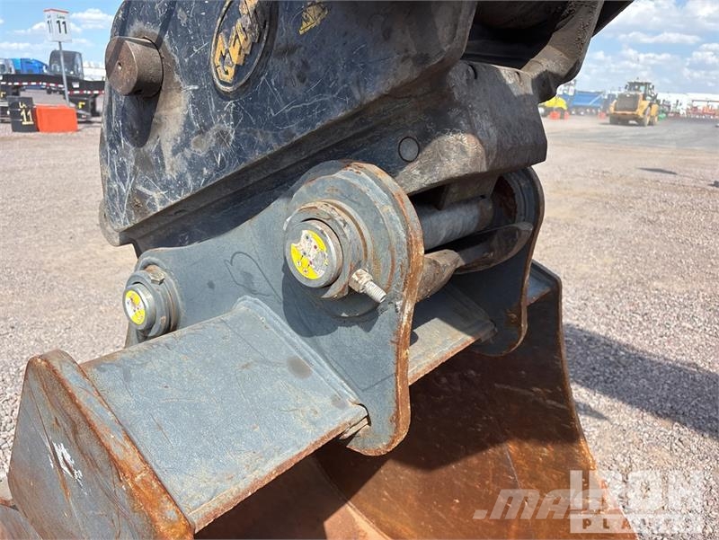 Hitachi ZX225USLC-6 Εκσκαφείς με ερπύστριες