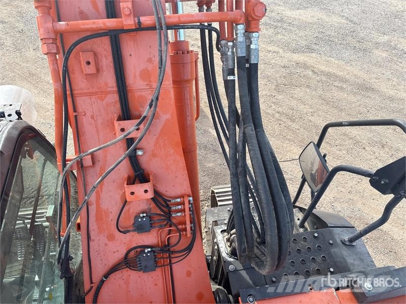 Hitachi ZX225USLC-6 Telakaivukoneet