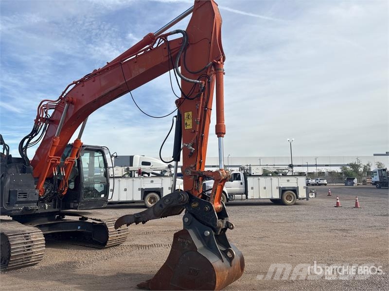 Hitachi ZX225USLC-6 Telakaivukoneet