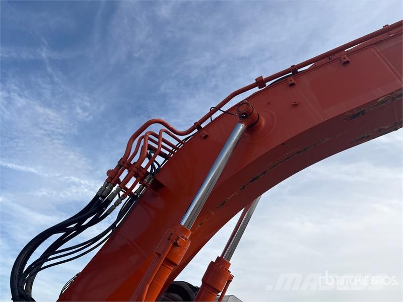 Hitachi ZX225USLC-6 Telakaivukoneet