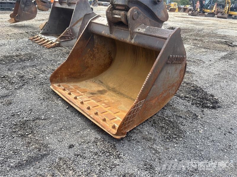 Hitachi ZX225USLC-6 Vikšriniai ekskavatoriai