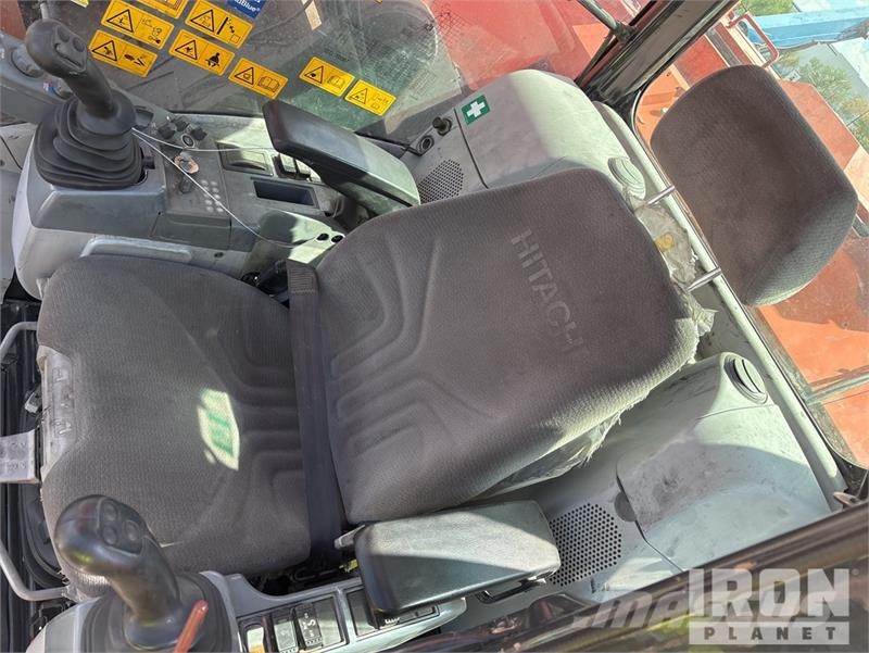 Hitachi ZX225USLC-6 Εκσκαφείς με ερπύστριες