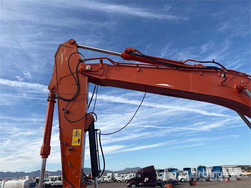 Hitachi ZX225USLC-6 Telakaivukoneet