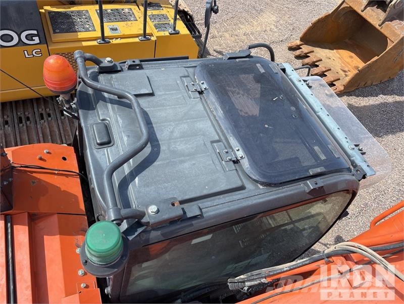 Hitachi ZX225USLC-6 Εκσκαφείς με ερπύστριες
