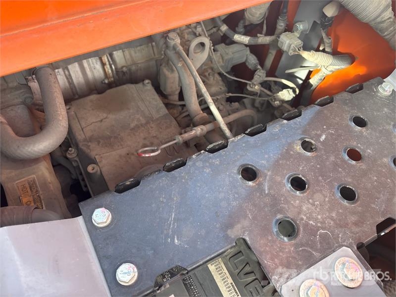 Hitachi ZX225USLC-6 Telakaivukoneet