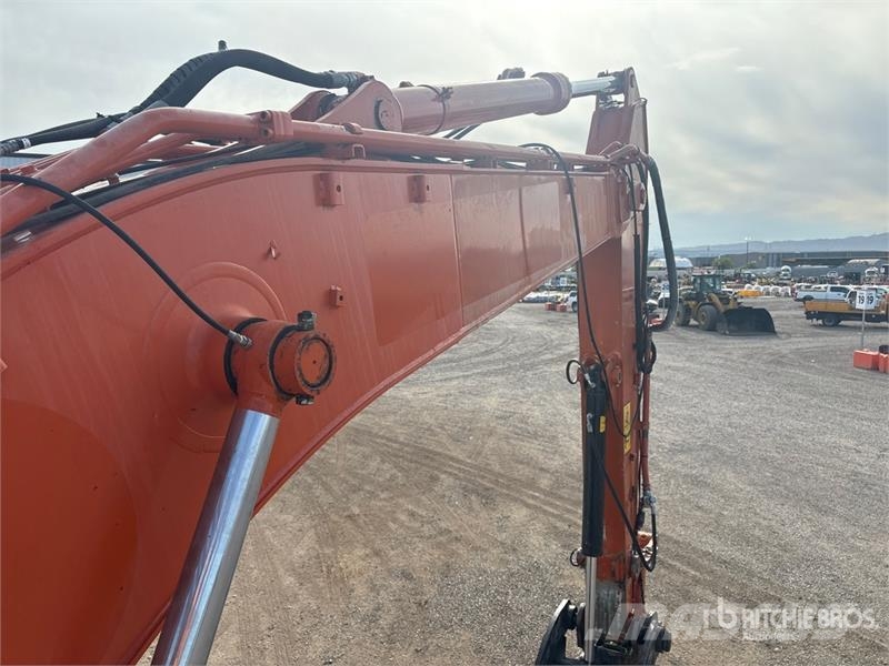 Hitachi ZX225USLC-6 Telakaivukoneet