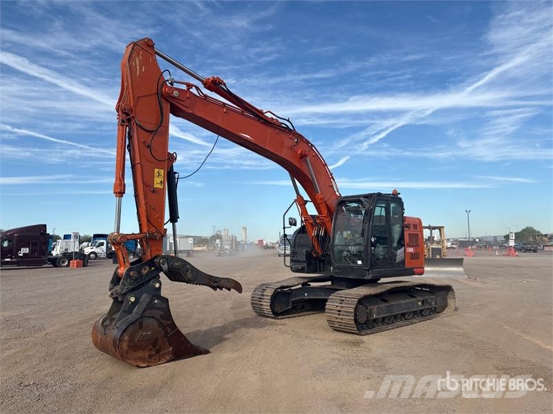 Hitachi ZX225USLC-6 Telakaivukoneet