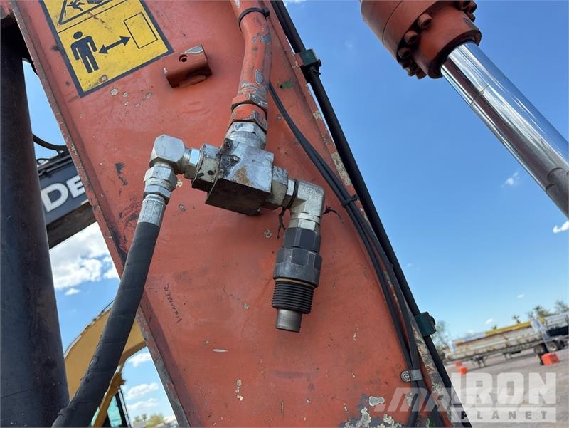 Hitachi ZX225USLC-6 Εκσκαφείς με ερπύστριες