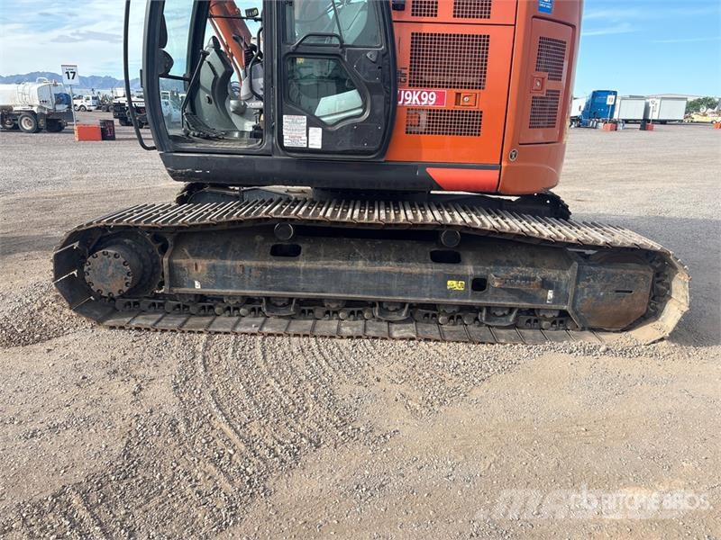 Hitachi ZX225USLC-6 Telakaivukoneet
