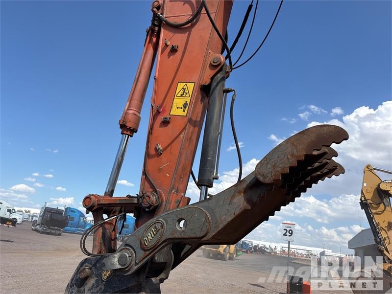 Hitachi ZX225USLC-6 Εκσκαφείς με ερπύστριες