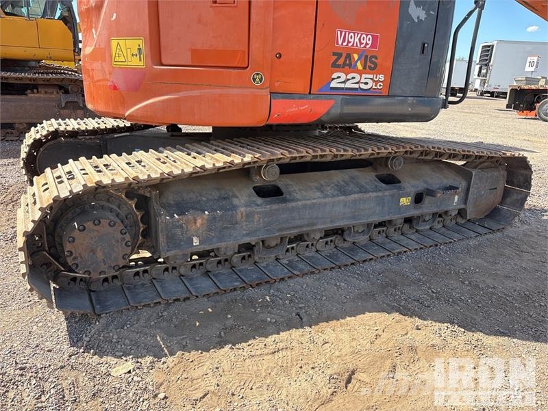 Hitachi ZX225USLC-6 Εκσκαφείς με ερπύστριες