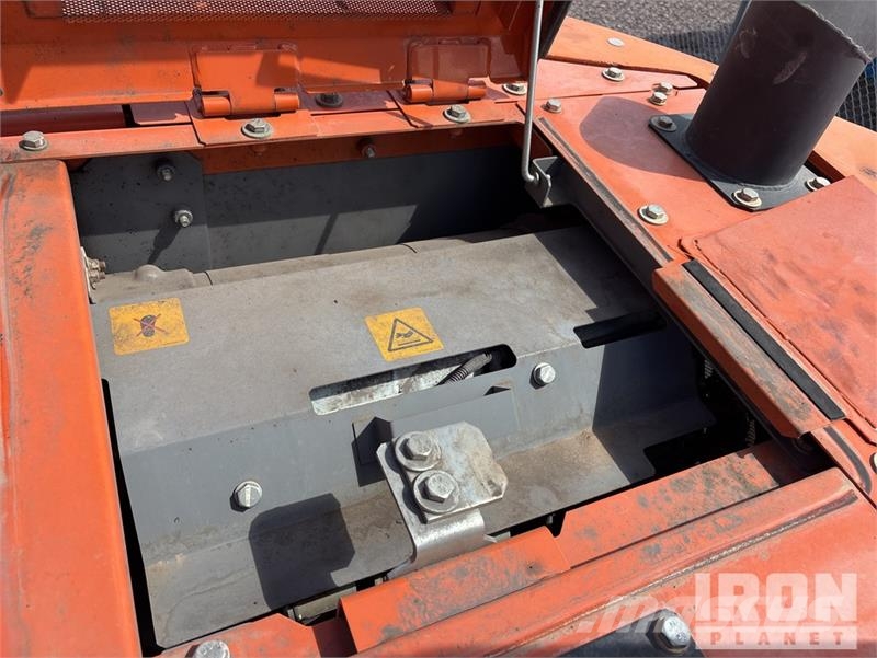 Hitachi ZX225USLC-6 Εκσκαφείς με ερπύστριες