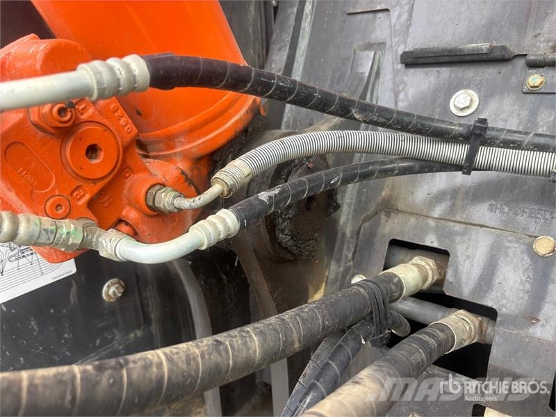 Hitachi ZX225USLC-6 Vikšriniai ekskavatoriai