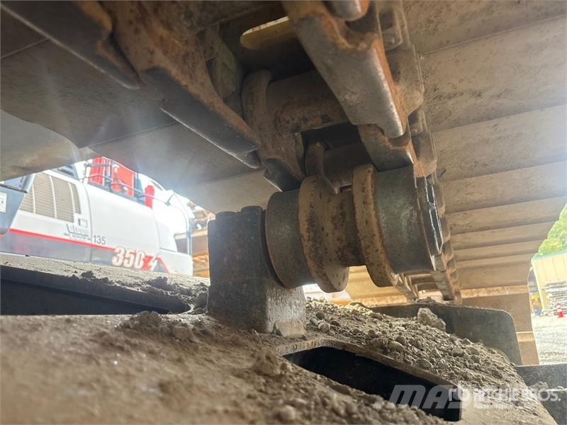 Hitachi ZX225USLC-6 Vikšriniai ekskavatoriai