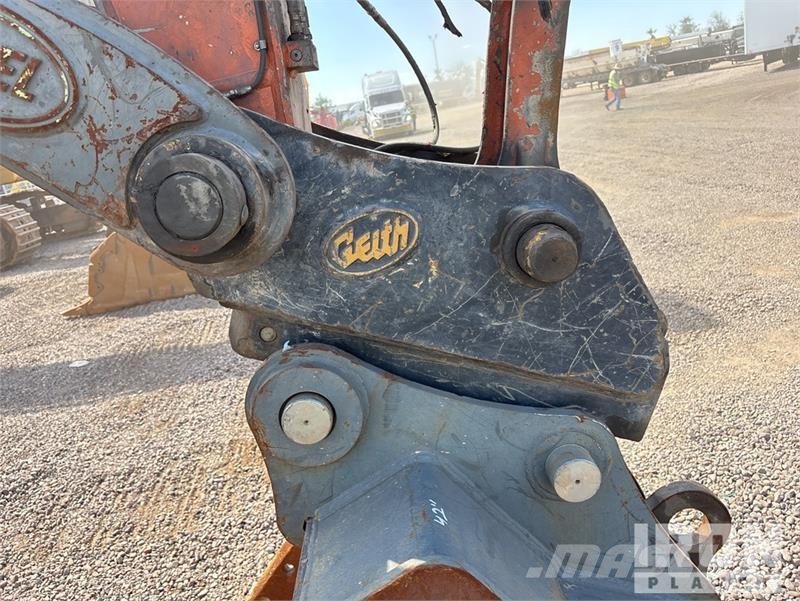 Hitachi ZX225USLC-6 Εκσκαφείς με ερπύστριες