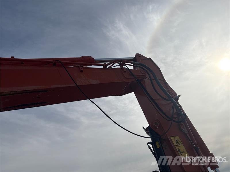 Hitachi ZX225USLC-6 Telakaivukoneet