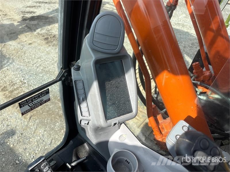 Hitachi ZX225USLC-6 Vikšriniai ekskavatoriai