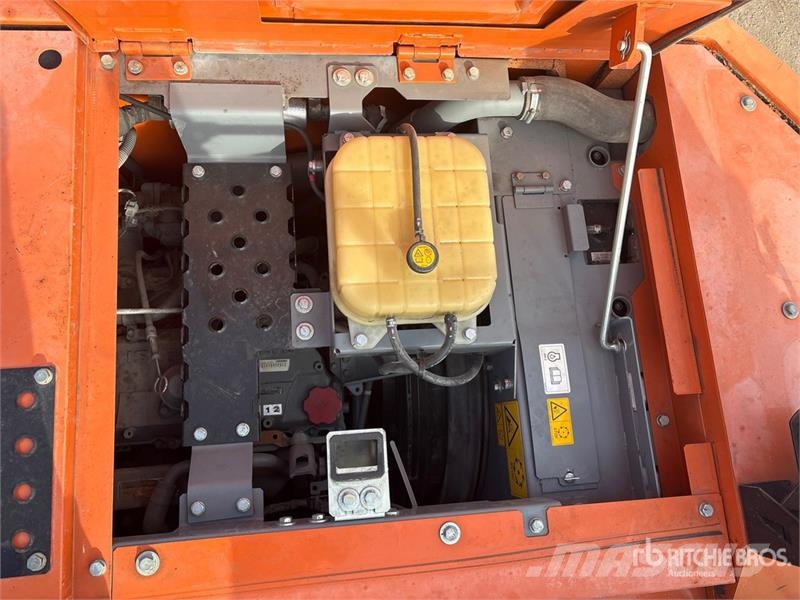 Hitachi ZX225USLC-6 Telakaivukoneet